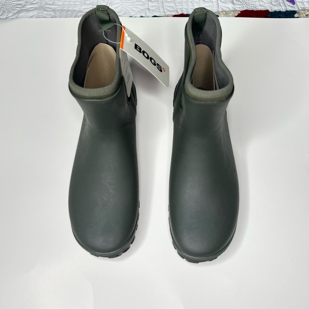 Bogs Women’s Sauvie Slip-on Boots in Sage Green